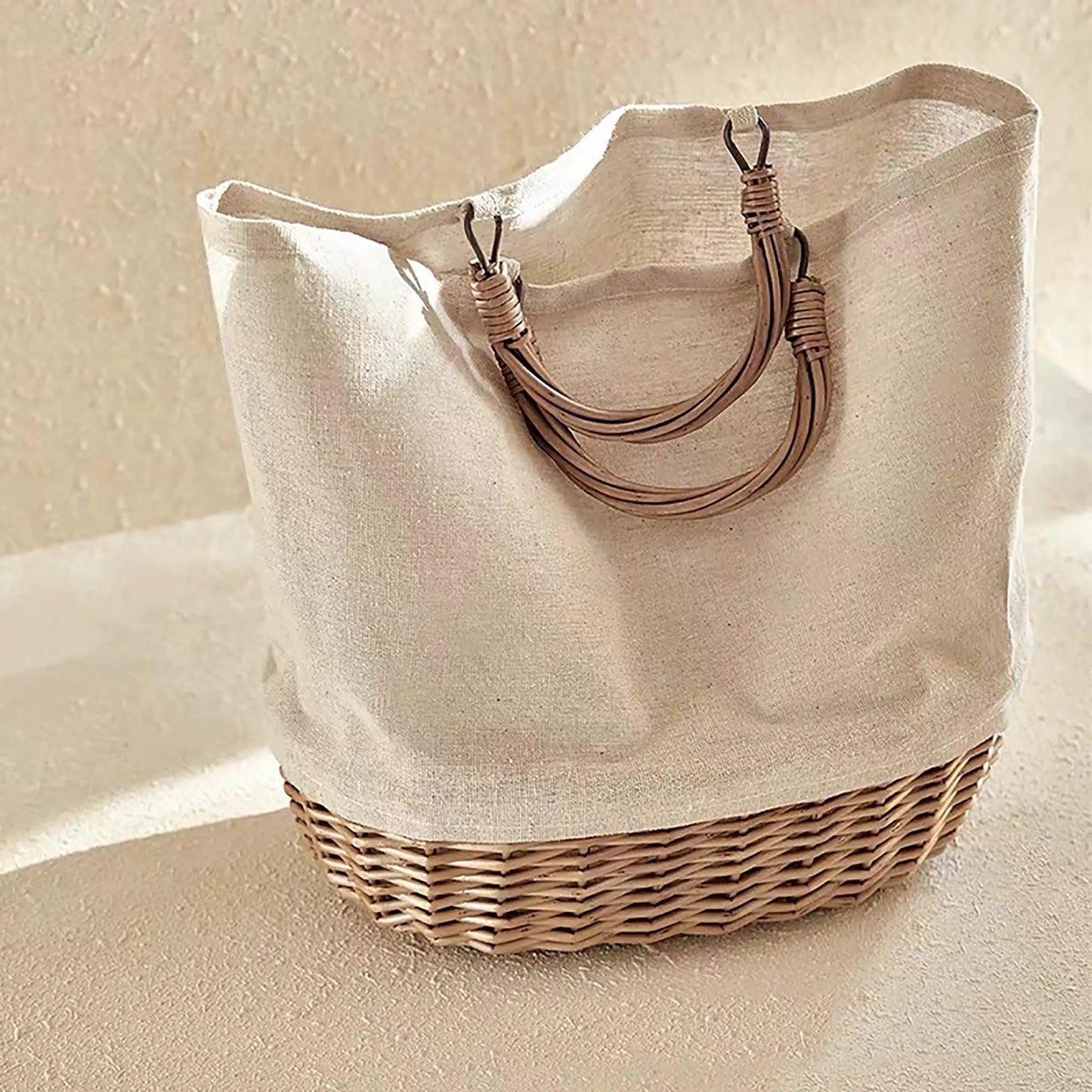 Woven Straw Purse with Adjustable Strap for Daily Use