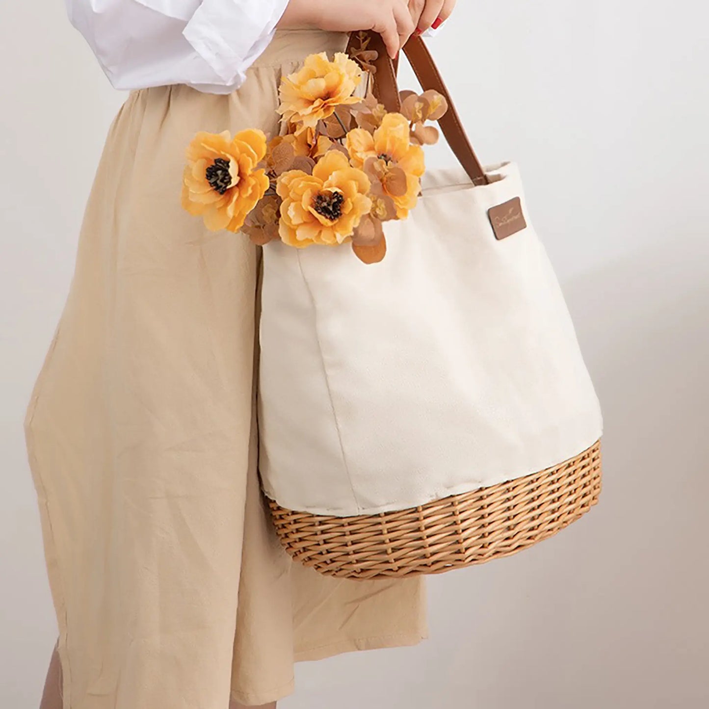 Woven Straw Purse with Adjustable Strap for Daily Use