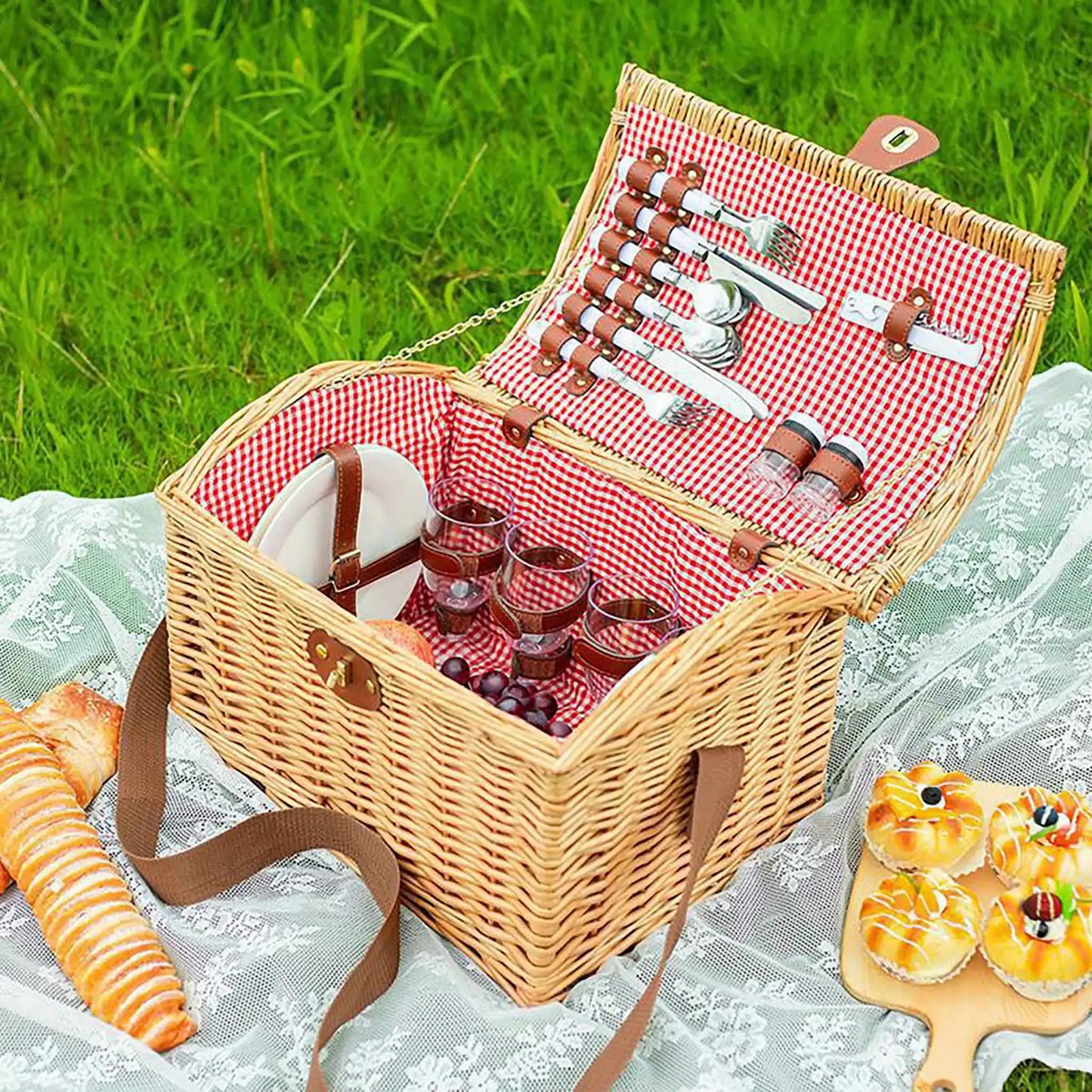 Best picnic basket for the beach